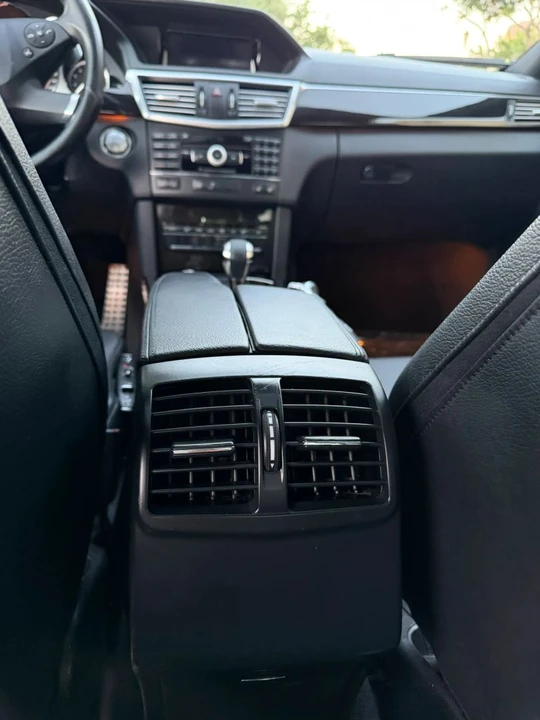 2010 Mercedes-Benz W212 E-Class - Image 18 of 31