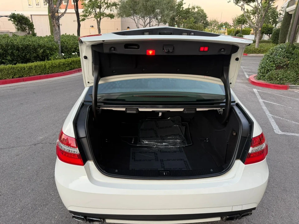 2010 Mercedes-Benz W212 E-Class - Image 21 of 31