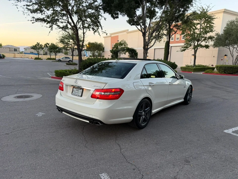 2010 Mercedes-Benz W212 E-Class - Image 11 of 31