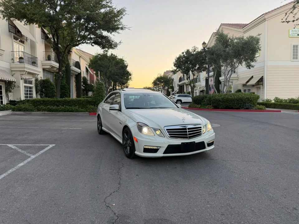 2010 Mercedes-Benz W212 E-Class - Image 3 of 31