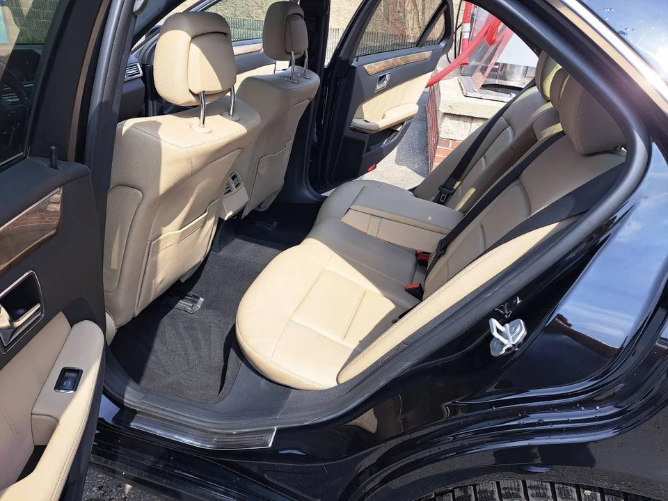 2010 Mercedes-Benz W212 E-Class - Image 8 of 19
