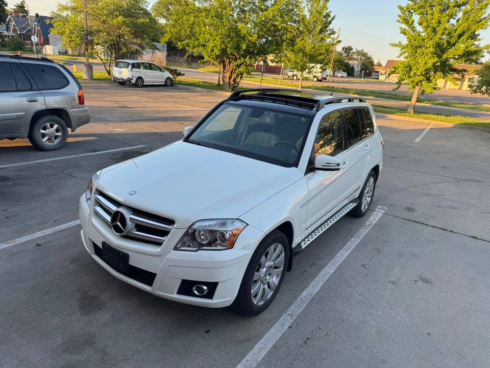 2010 Mercedes-Benz GLK-Class - Image 2 of 23