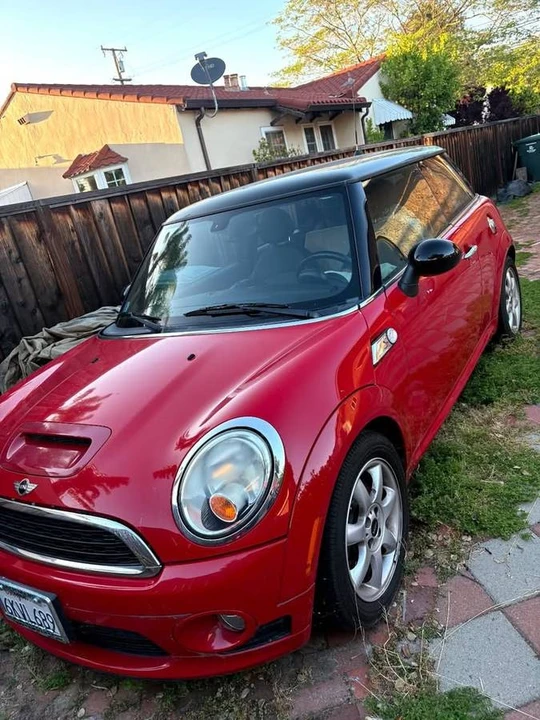 2010 Mini Mini 2nd Gen - Image 2 of 10