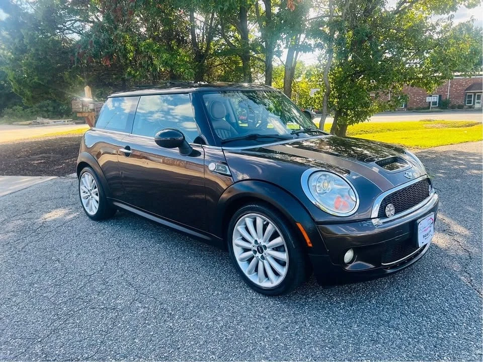 2010 Mini Mini 2nd Gen - Image 2 of 20