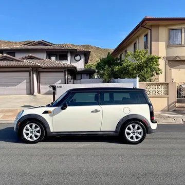 2010 MINI Clubman Cooper Hatchback 2D