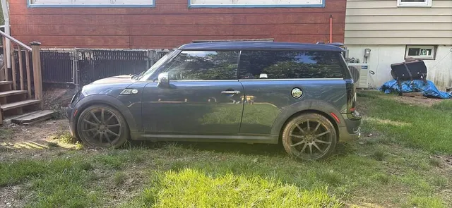 2010 MINI Clubman Cooper S Hatchback 3D