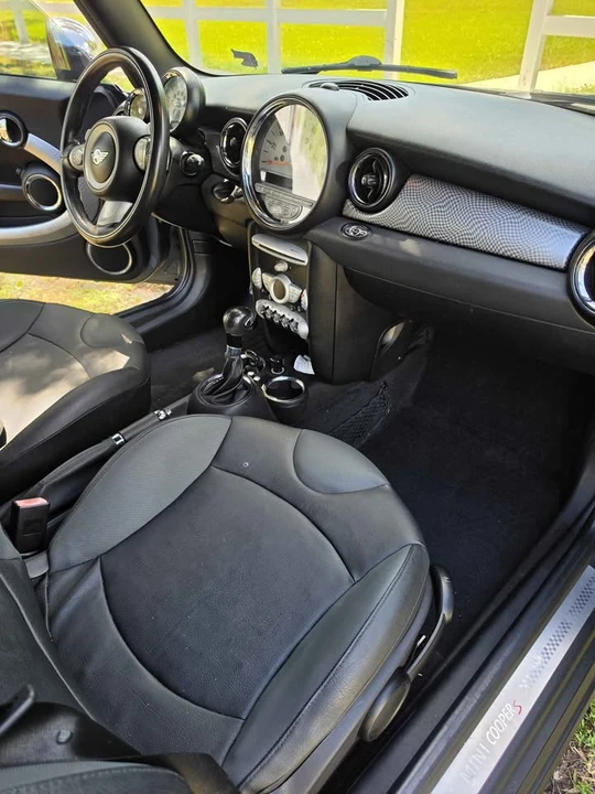 2010 Mini Mini 2nd Gen - Image 3 of 12