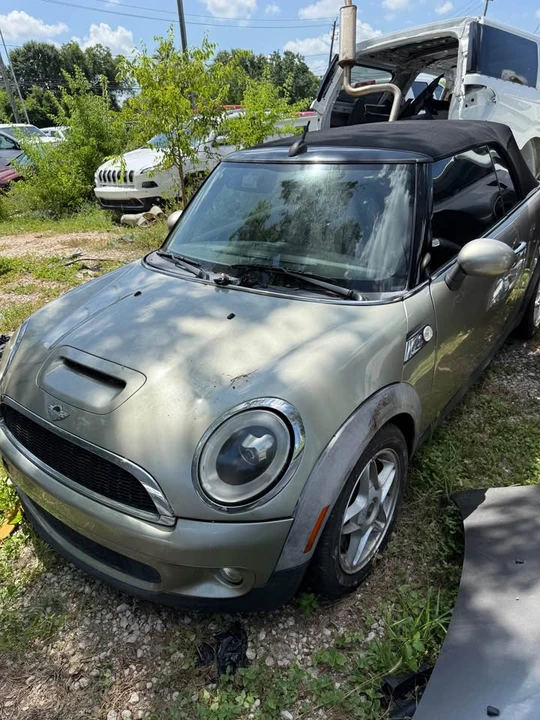 2010 Mini Mini 2nd Gen - Image 2 of 7