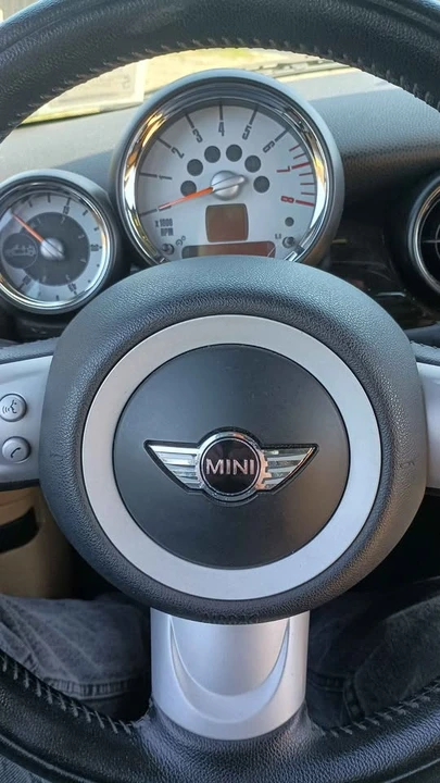 2010 Mini Mini 2nd Gen - Image 2 of 14