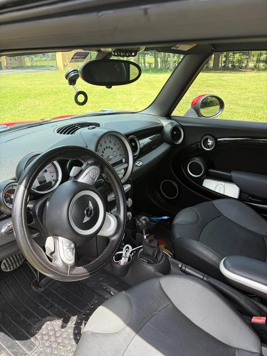 2010 Mini Mini 2nd Gen - Image 3 of 10
