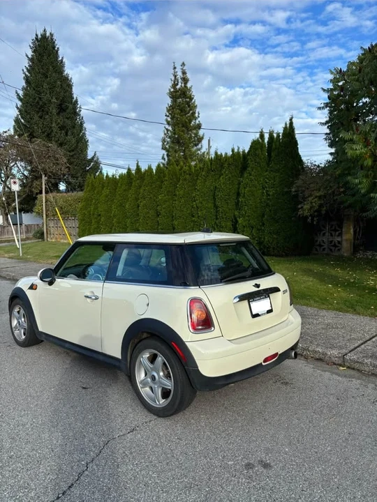 2010 Mini Mini 2nd Gen - Image 3 of 8