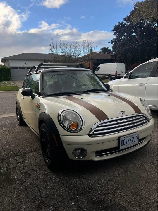 2010 Mini Mini 2nd Gen - Image 2 of 5