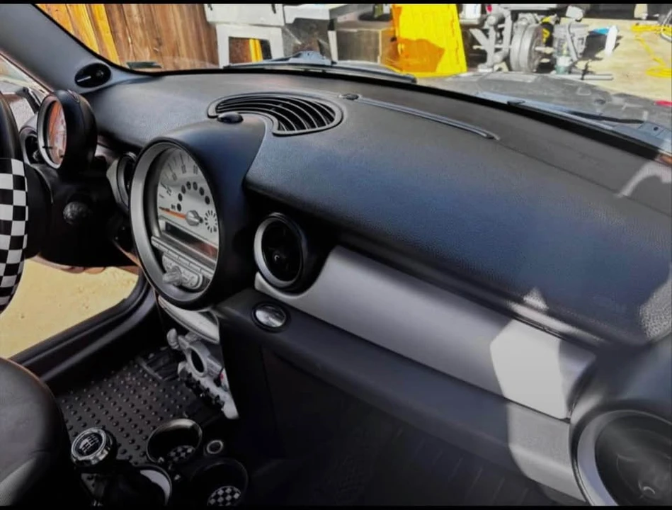 2010 Mini Mini 2nd Gen - Image 7 of 17