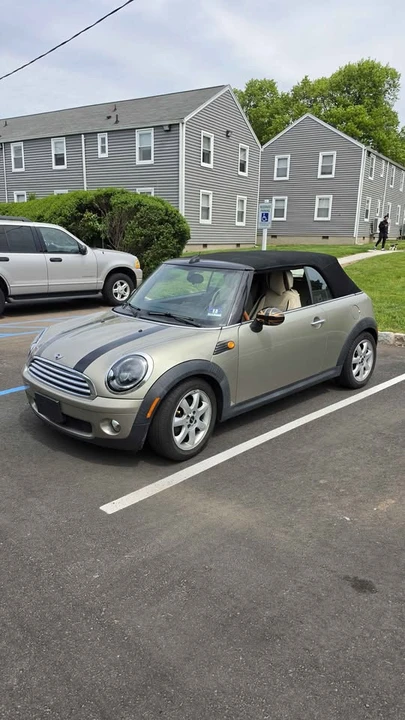 2010 Mini Mini 2nd Gen - Image 2 of 12
