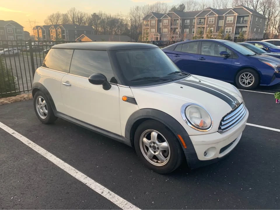 2010 Mini Mini 2nd Gen - Image 3 of 10