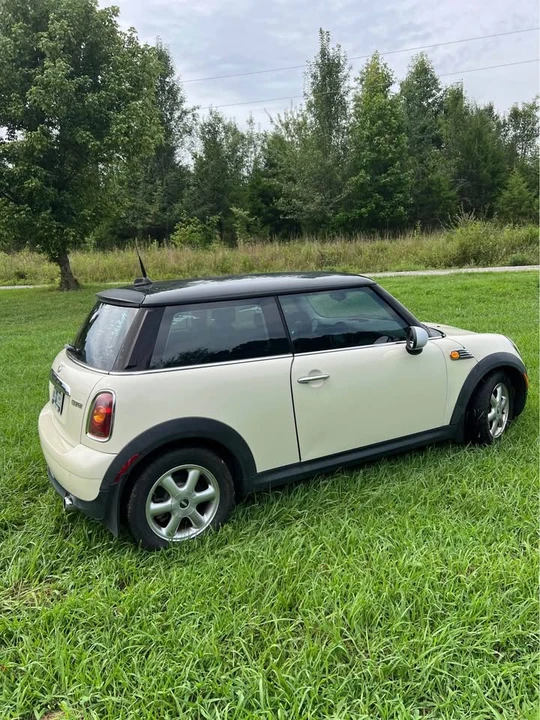 2010 Mini Mini 2nd Gen - Image 3 of 9