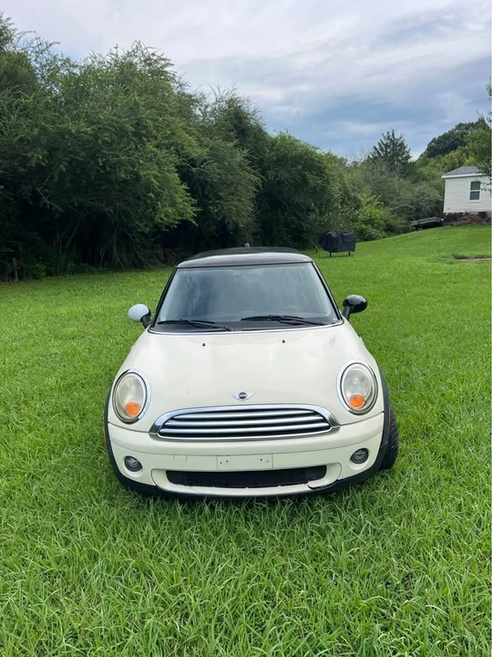 2010 Mini Mini 2nd Gen - Image 2 of 9