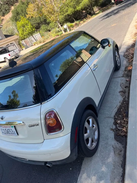2010 Mini Mini 2nd Gen - Image 5 of 11