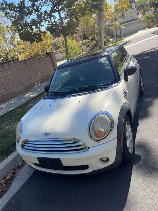 2010 Mini Mini 2nd Gen - Image 2 of 11