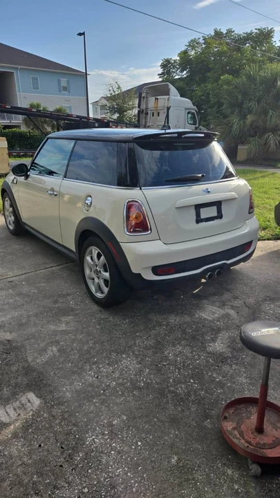 2010 Mini Mini 2nd Gen - Image 2 of 8