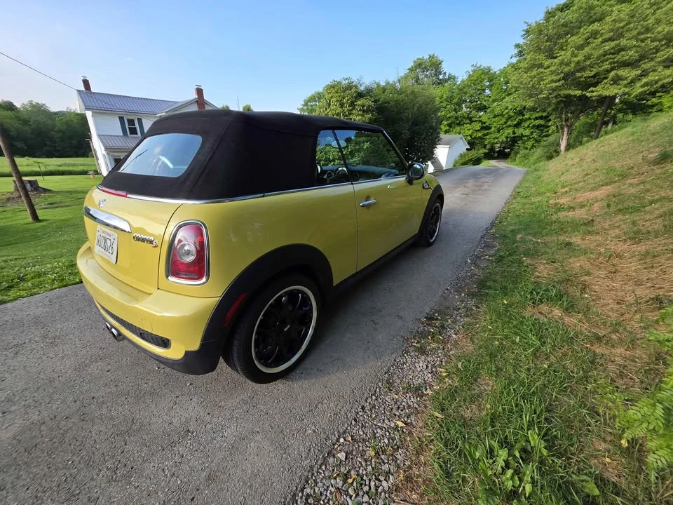 2010 Mini Mini 2nd Gen - Image 2 of 5