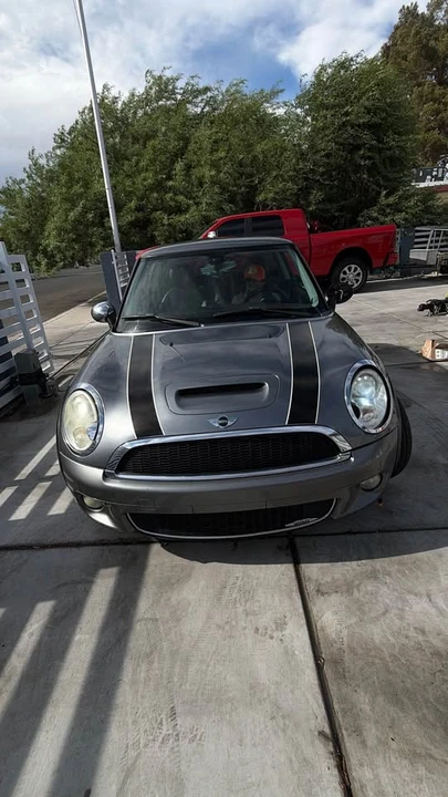 2010 Mini Mini 2nd Gen - Image 2 of 6