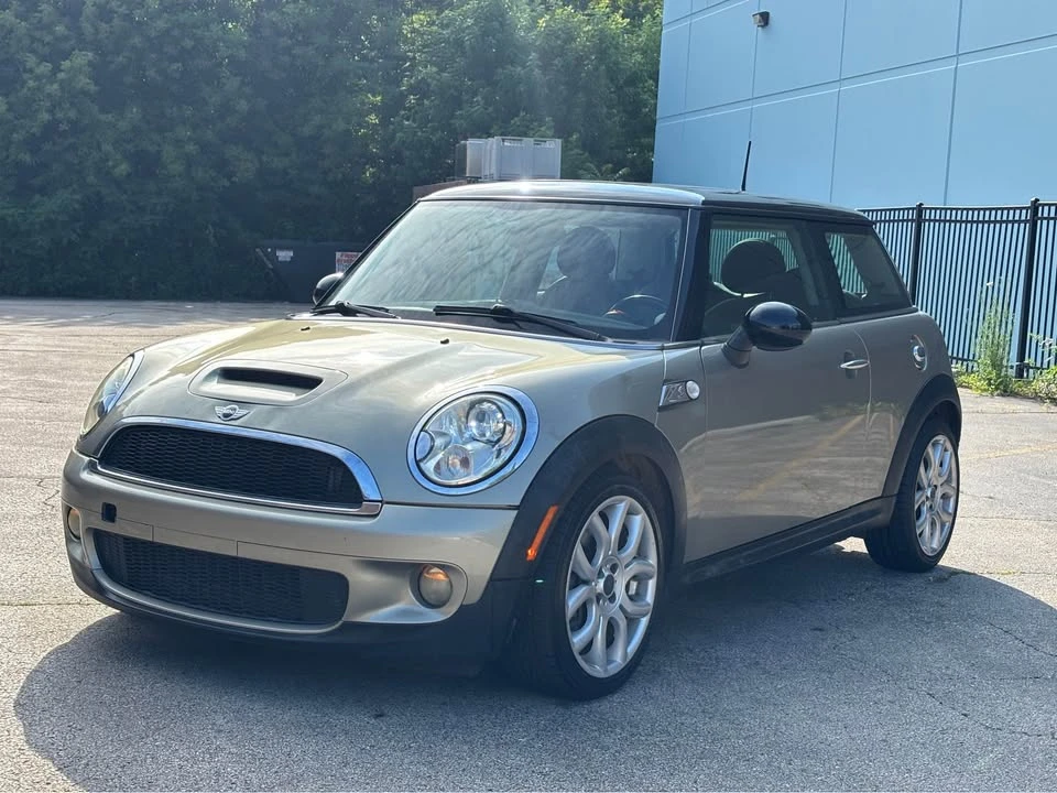 2010 Mini Mini 2nd Gen - Image 2 of 20