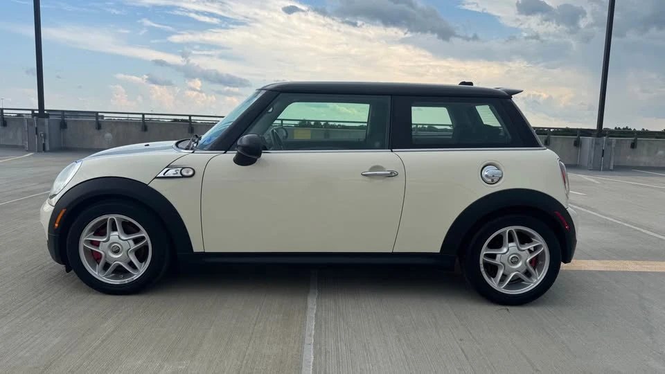 2010 Mini Mini 2nd Gen - Image 3 of 16