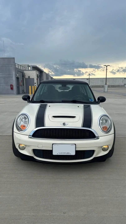 2010 Mini Mini 2nd Gen - Image 2 of 16