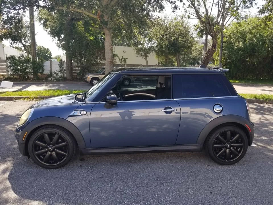 2010 Mini Mini 2nd Gen - Image 2 of 19