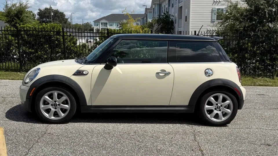 2010 Mini Mini 2nd Gen - Image 2 of 19