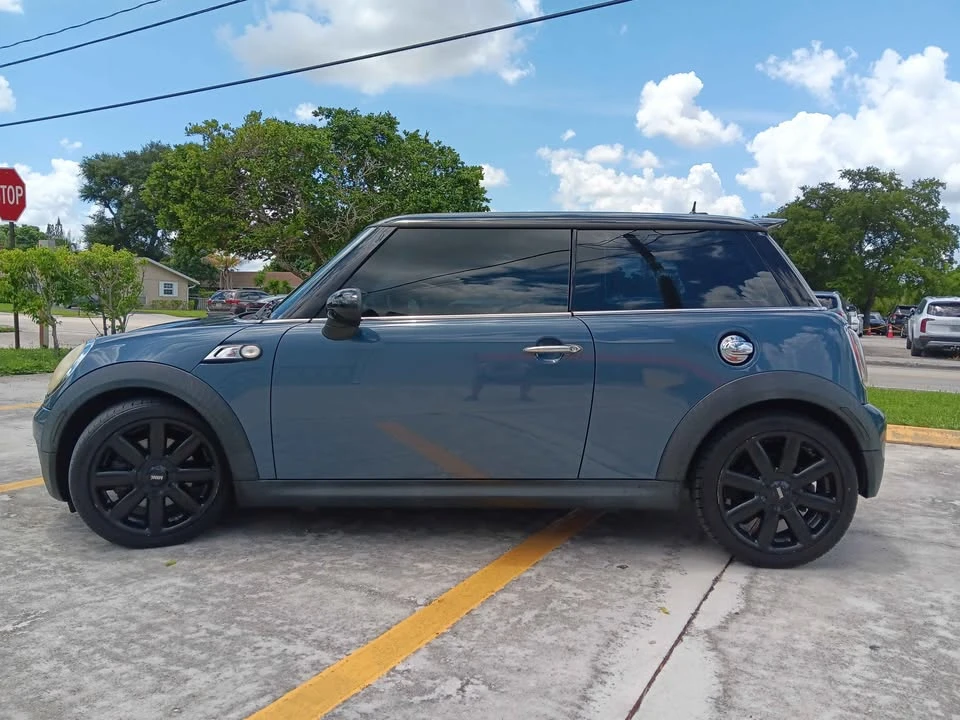 2010 Mini Mini 2nd Gen - Image 2 of 20