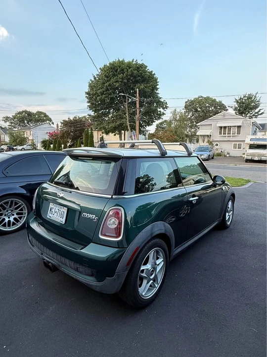 2010 Mini Mini 2nd Gen - Image 5 of 14