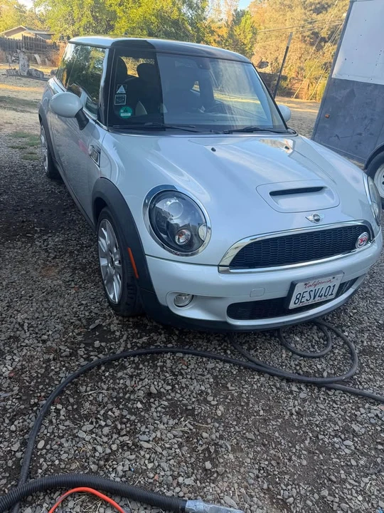 2010 Mini Mini 2nd Gen - Image 2 of 4