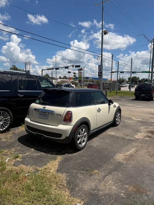 2010 Mini Mini 2nd Gen - Image 3 of 10