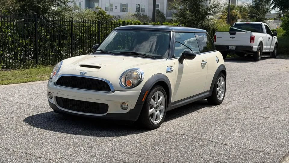 2010 Mini Mini 2nd Gen - Image 7 of 20