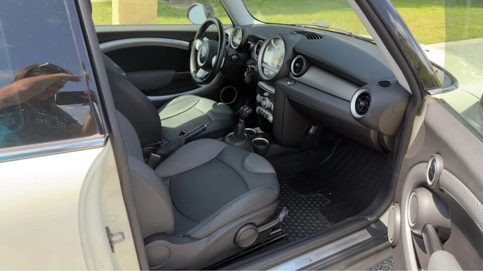 2010 Mini Mini 2nd Gen - Image 15 of 20
