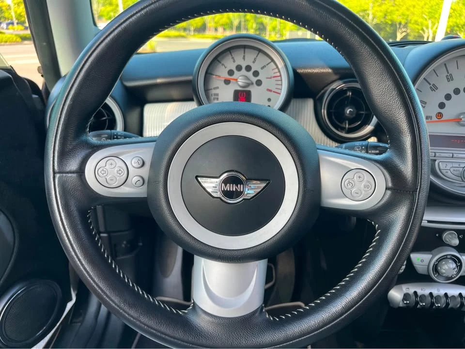2010 Mini Mini 2nd Gen - Image 14 of 17