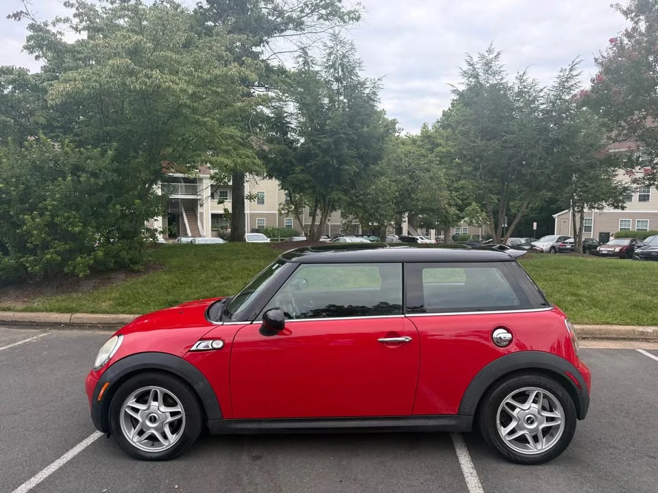 2010 Mini Mini 2nd Gen - Image 2 of 12