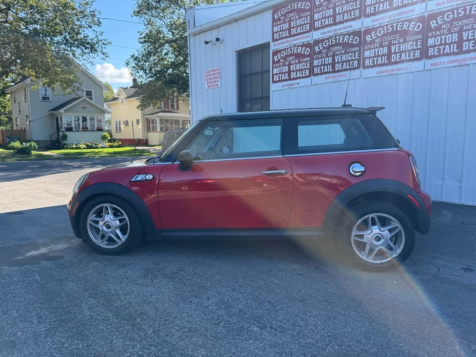 2010 Mini Mini 2nd Gen - Image 2 of 12