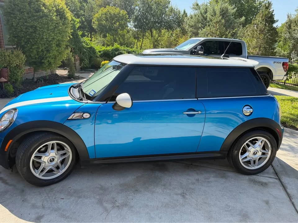 2010 Mini Mini 2nd Gen - Image 2 of 10