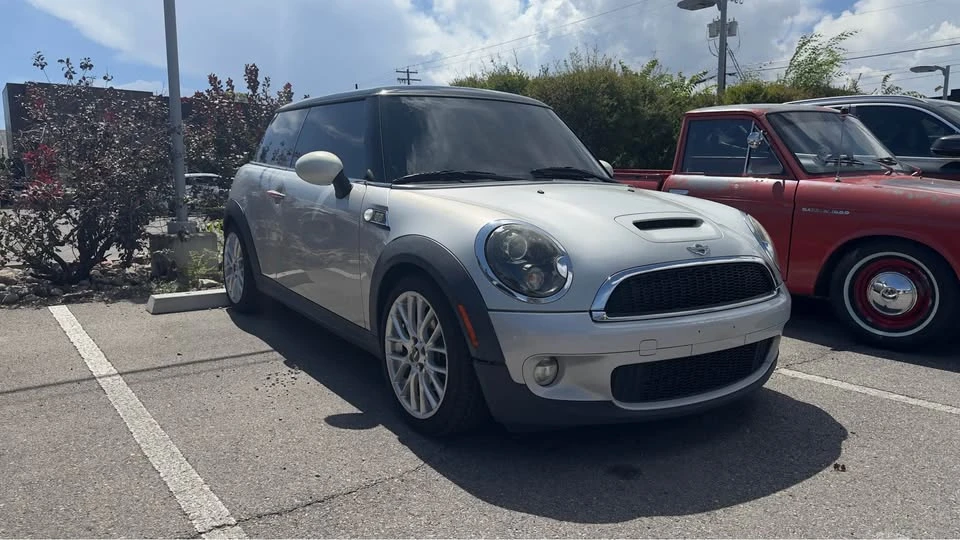 2010 Mini Mini 2nd Gen - Image 2 of 10