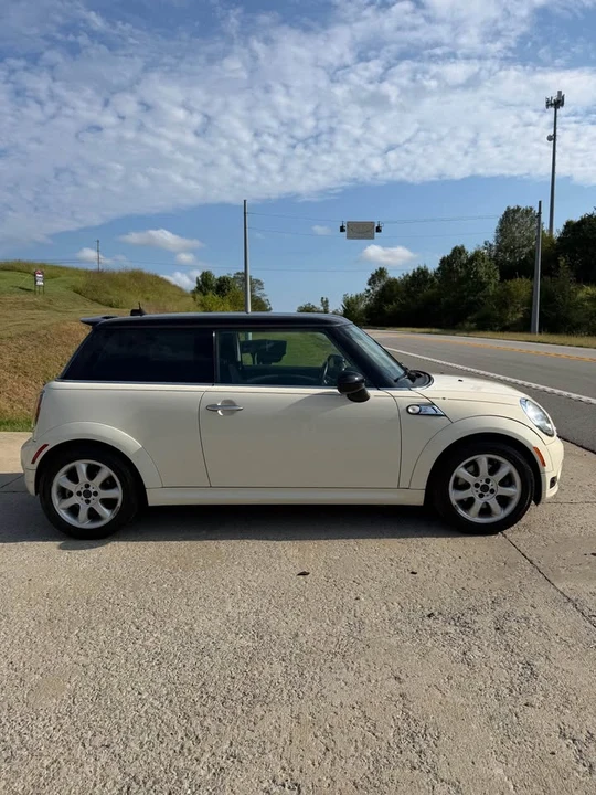 2010 Mini Mini 2nd Gen - Image 4 of 13