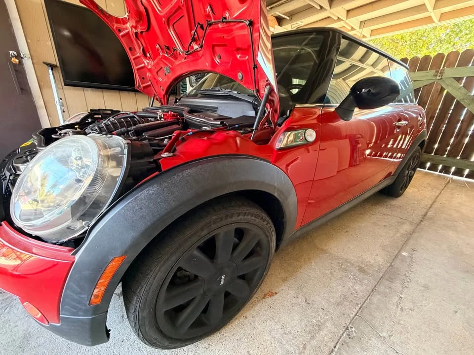 2010 Mini Mini 2nd Gen - Image 3 of 10