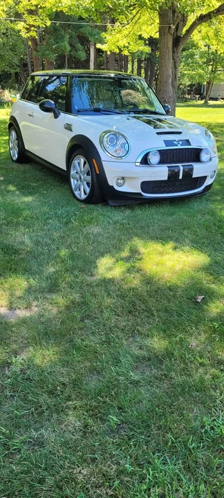 2010 Mini Mini 2nd Gen - Image 2 of 7