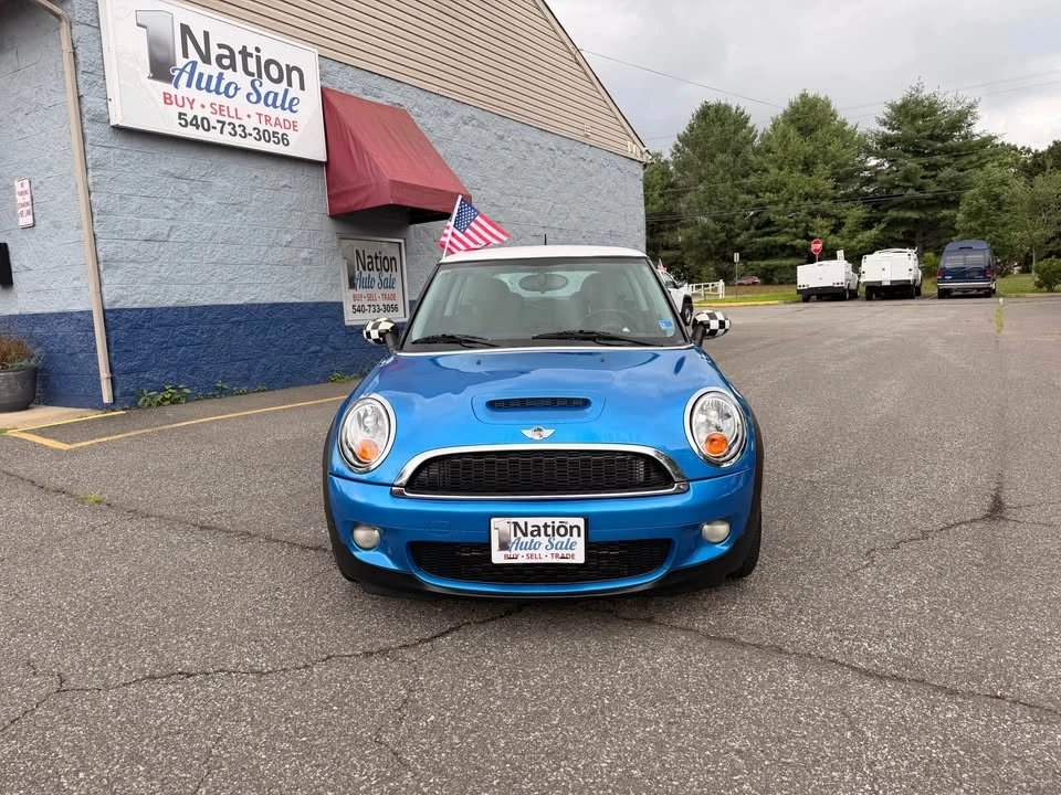 2010 Mini Mini 2nd Gen - Image 2 of 20