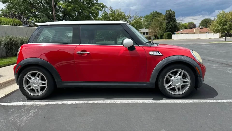 2010 Mini Coupe & Roadster - Image 4 of 11