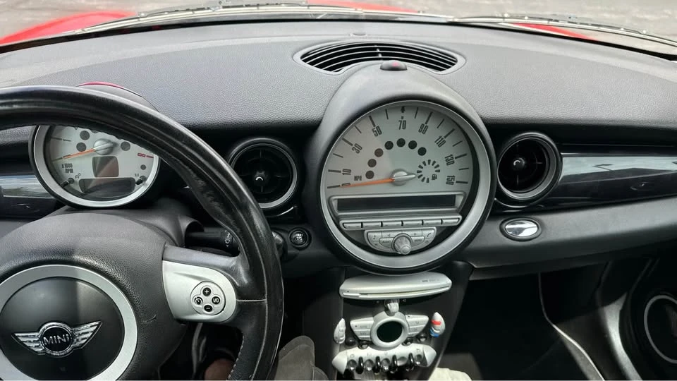 2010 Mini Coupe & Roadster - Image 11 of 11