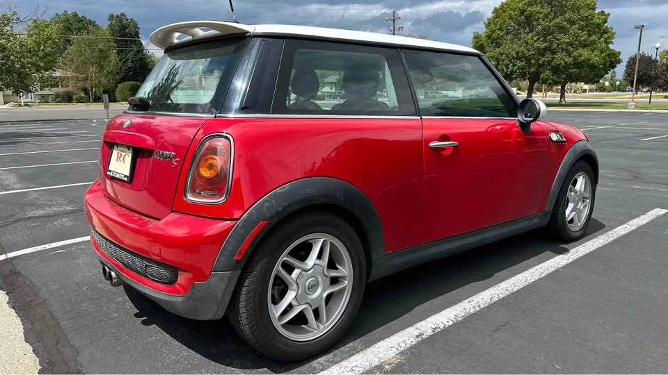 2010 Mini Coupe & Roadster - Image 5 of 11
