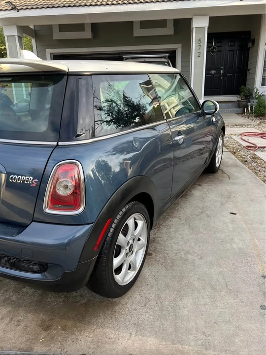 2010 Mini Coupe & Roadster - Image 8 of 14